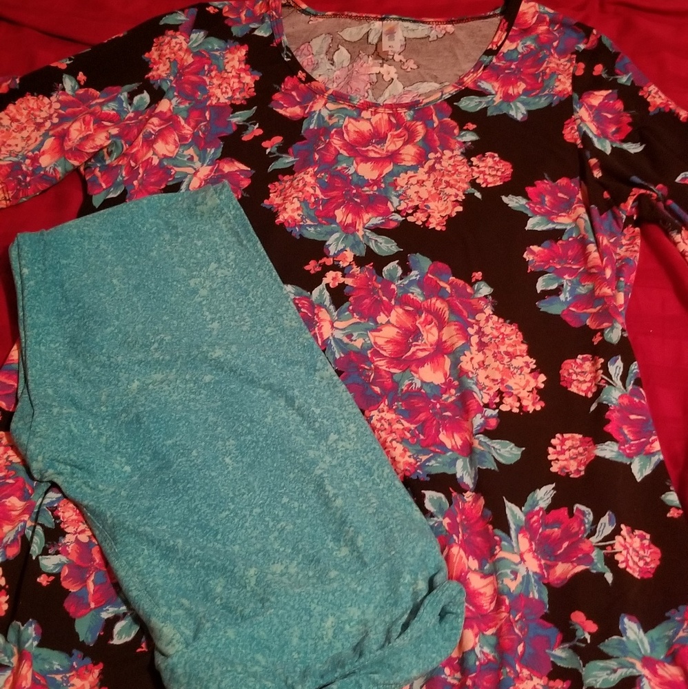 Lularoe perfect t and Tc leggings